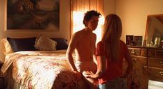 Маив Куинлэн снялась голой в фильме «Кен Парк» фото #1