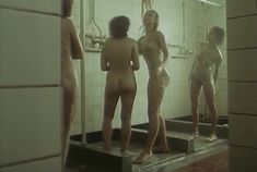 Полностью голая Малгожата Островска в фильме «Райская птица» фото #5