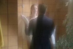 Голая грудь Марины Зудиной в фильме «Исповедь содержанки»