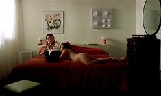 Марина Конфалоне снялась полностью голой в фильме «Чувственная медсестра» фото #3