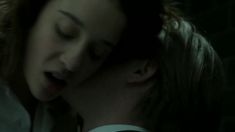 Голая грудь Марии Педраса в сериале «Бумажный дом» фото #1