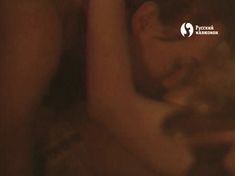 Мария Селянская засветила грудь в фильме «Парень по вызову» фото #2