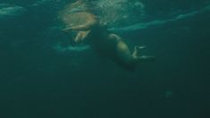 Полностью голая Мария Сокова в фильме «Русалка» фото #4