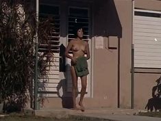 Мария Стингер снялась голой в фильме «Дневник нудистки» фото #1