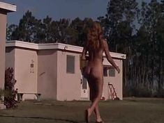 Мария Стингер снялась голой в фильме «Дневник нудистки» фото #4