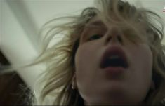 Голая грудь Марии Фоминой в сериале «Содержанки» фото #11