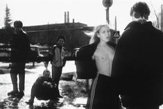 Голая грудь Марии Шалаевой в фильме «Одиссея 1989» фото #2