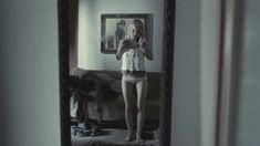 Аккуратная голая грудь Марии Шалаевой в фильме «Русалка» фото #1