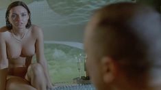 Голая грудь Марты Спиженко в фильме «Муж моей вдовы» фото #4