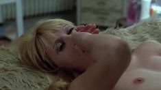 Полностью голая Миу-Миу в фильме «Вальсирующие» фото #30