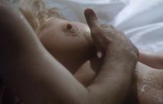 Полностью голая Моана Поцци в фильме «Провокация» фото #3