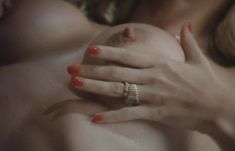 Полностью голая Моана Поцци в фильме «Провокация» фото #8