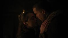 Голая грудь Мэйси Уильямс в сериале «Игра престолов» фото #1