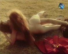 Надежда Владиславова снялась голой в сериале «Остров любви» фото #5