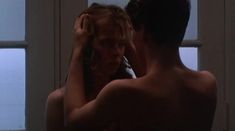 Настасья Кински оголила грудь в фильме «Отель Нью-Хэмпшир» фото #4