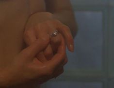 Настасья Кински оголила грудь в фильме «Холодное сердце» фото #15