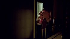 Наталия Авелон показала голую грудь в сериале «Ответный удар» фото #8