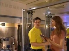 Голая грудь Натальи Лесниковской в сериале «Жизнь продолжается» фото #1