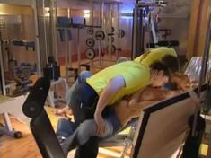 Голая грудь Натальи Лесниковской в сериале «Жизнь продолжается» фото #4