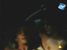 Голая грудь Натальи Полищук в сериале «Дальше полёта стрелы» фото #3