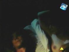 Голая грудь Натальи Полищук в сериале «Дальше полёта стрелы» фото #5