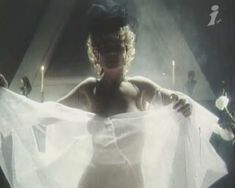 Наталья Сумская снялась голой в фильме «Ради семейного очага» фото #1