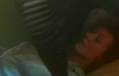 Полностью голая Неле Савиченко в фильме «На исходе ночи» фото #9