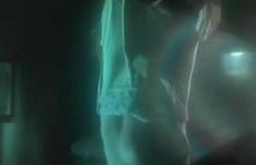Полностью голая Неле Савиченко в фильме «На исходе ночи» фото #11
