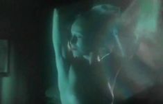 Полностью голая Неле Савиченко в фильме «На исходе ночи» фото #12