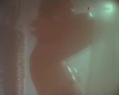 Голая грудь Нийоле Ожелите в фильме «Всего один поворот» фото #3