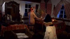 Оксана Борбат оголила грудь и попу в фильме «Хуторские страсти» фото #11