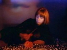 Голая грудь Олеси Поташинской в фильме «Восемь с половиной долларов» фото #3