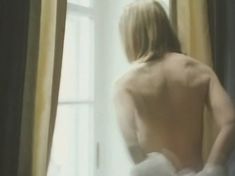 Ольга Будина показала голую грудь в фильме «Чек» фото #11