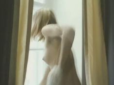 Ольга Будина показала голую грудь в фильме «Чек» фото #12