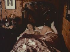 Голая грудь Ольги Васильевой-Назаровой в фильме «Повесть непогашенной луны»