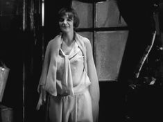 Ольга Гобзева оголила грудь и попу в фильме «Ехали в трамвае Ильф и Петров» фото #2