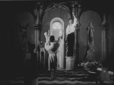 Ольга Гобзева оголила грудь и попу в фильме «Ехали в трамвае Ильф и Петров» фото #10