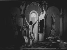 Ольга Гобзева оголила грудь и попу в фильме «Ехали в трамвае Ильф и Петров» фото #11