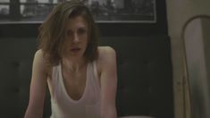 Ольга Дыховичная оголила грудь в фильме «Велкам хом» фото #14