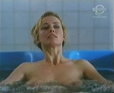 Голые сиськи Ольги Егоровой в фильме «Наследник» фото #1