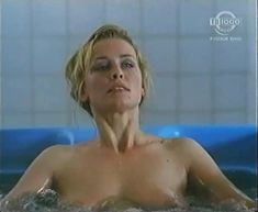 Голые сиськи Ольги Егоровой в фильме «Наследник» фото #2