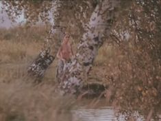 Ольга Кабо показала голые сиськи в фильме «Бегущий по льду» фото #1