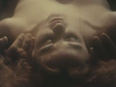 Голая грудь Ольги Кабо в фильме «Крестоносец» фото #2