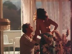 Ольга Кабо оголила сиськи в фильме «Любовь немолодого человека» фото #6