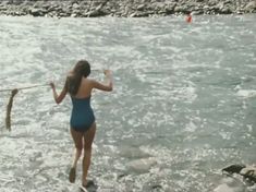 Молодая Ольга Кабо оголила сиськи в сериале «Поражение» фото #4