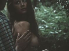 Молодая Ольга Кабо оголила сиськи в сериале «Поражение» фото #9