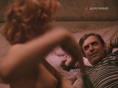 Голая грудь Ольги Машной в фильме «Не сошлись характерами» фото #4