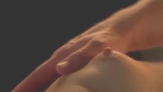 Ольга Сидорова показала голую грудь в фильме «Хорошие и плохие» фото #10