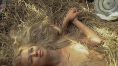 Голая грудь Ольги Стрелецкой в сериале «Вторые» фото #2