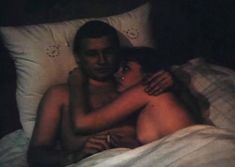 Ольга Толстецкая показала голую грудь в фильме «Игра всерьез» фото #1